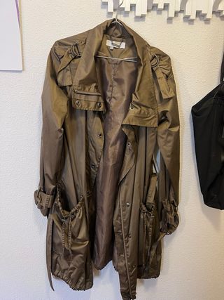 Gabardina Zara verde oliva/dorado brill - Talla M