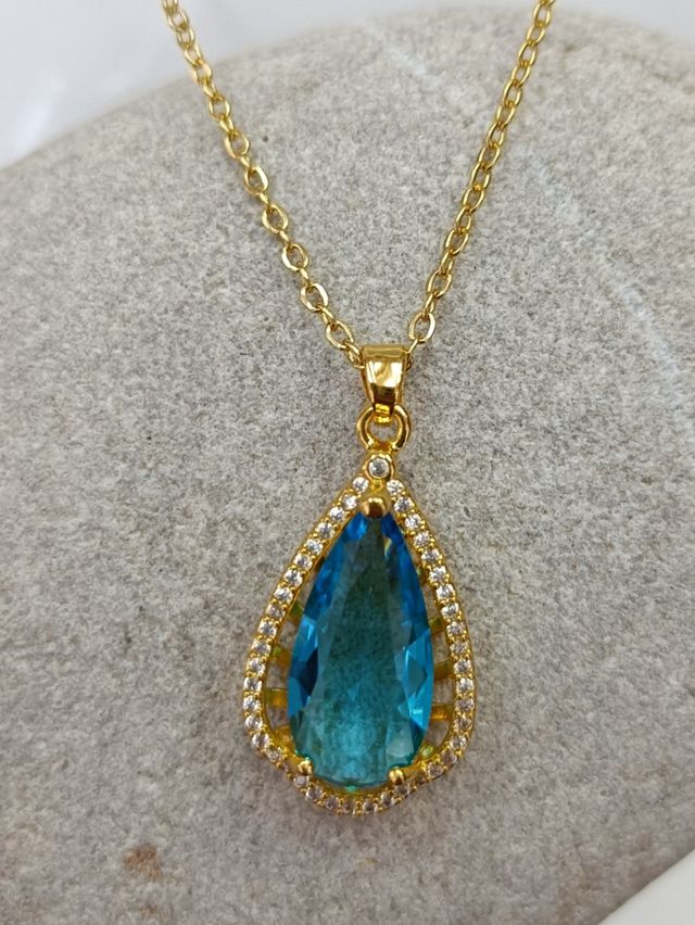 Collana a goccia in acciaio con zirconi blu