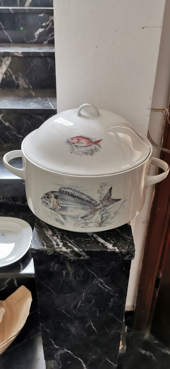 Zuppiera e salsiera in porcellana