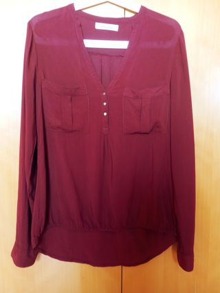 Blusa granate de Pull Bear 