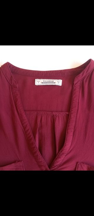 Blusa granate de Pull Bear 