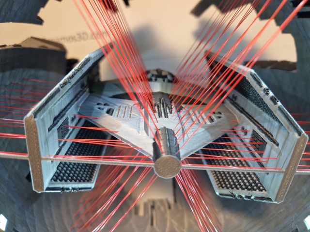 Star Wars - Tie Fighter Suspendido e iluminado