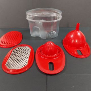 Contenitore completo di accessori 