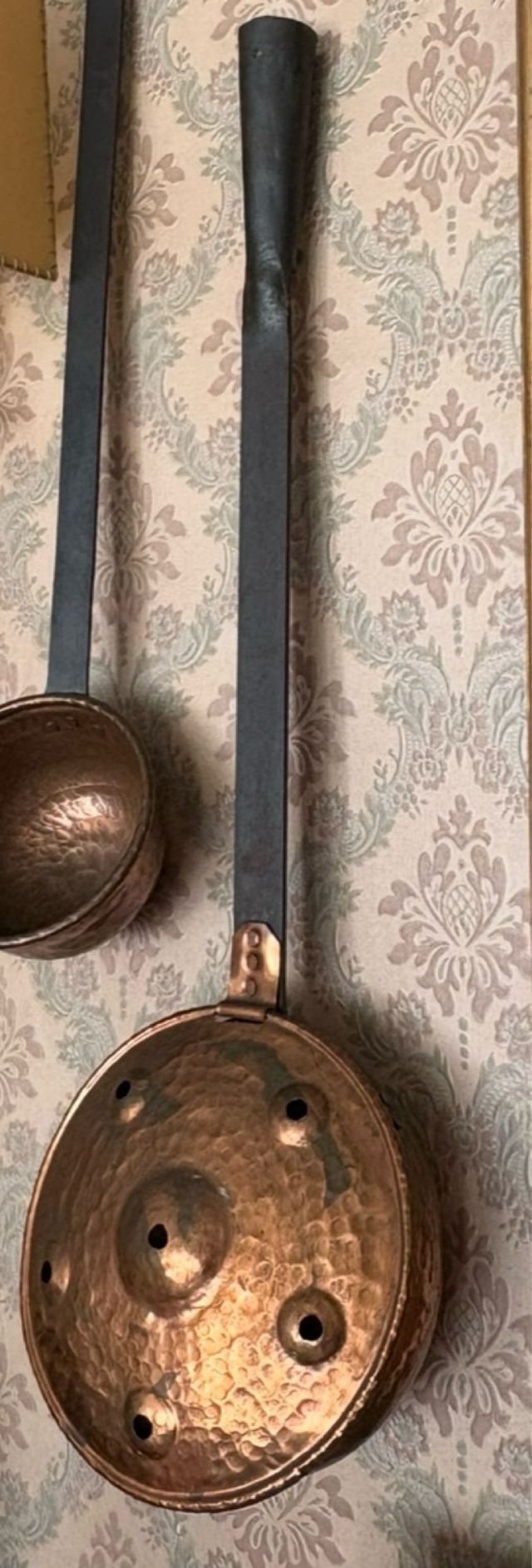 Calientacamas antiguo de cobre