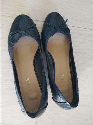 Bailarinas negras de charol como Nuevas 