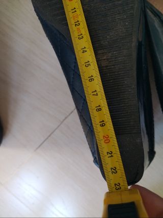 Bailarinas negras de charol como Nuevas 