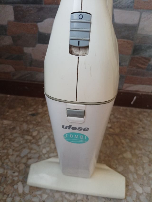 Aspiradora Ufesa Combi vertical