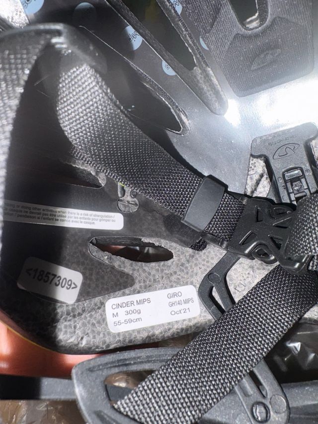 Casco Giro Cinder Talla M