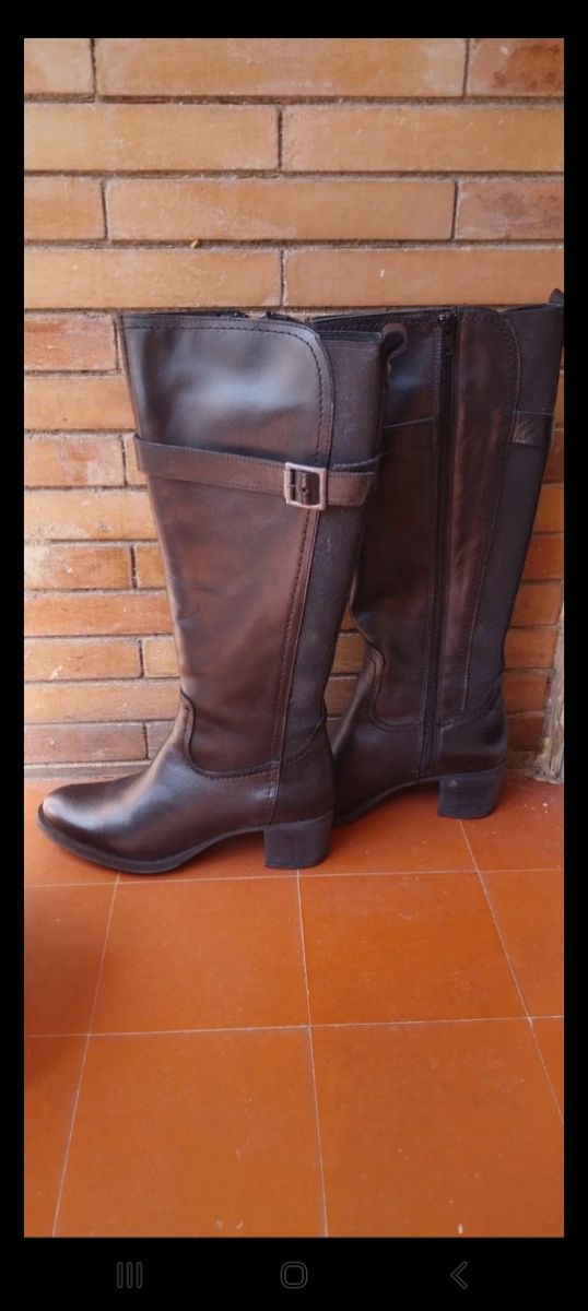 Botas altas negras piel