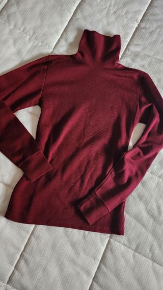 Jersey cuello alto burdeos