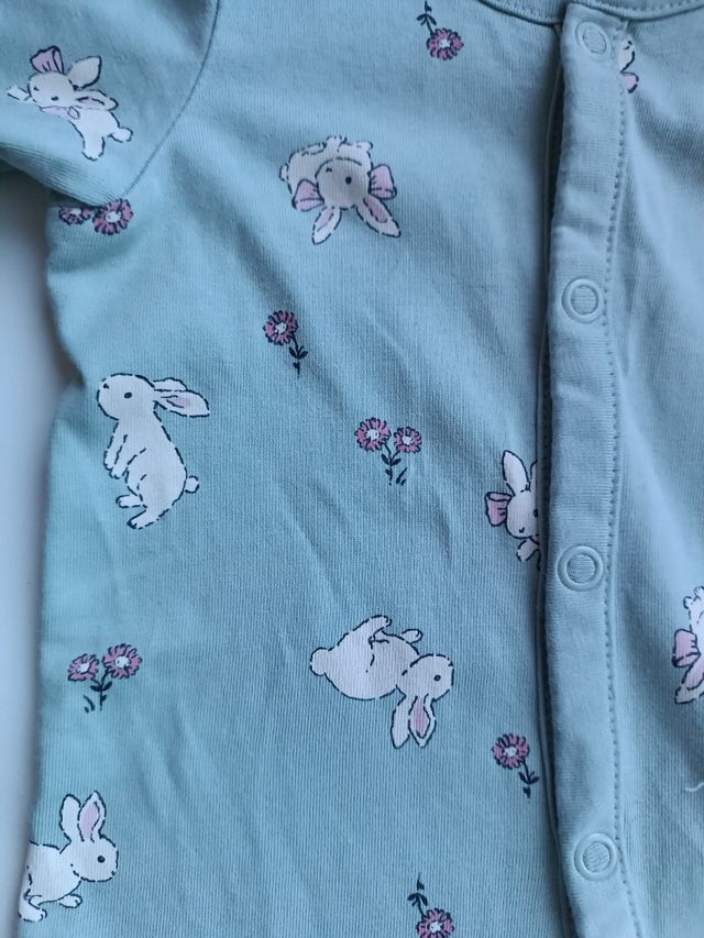 Pijama bebé conejitos