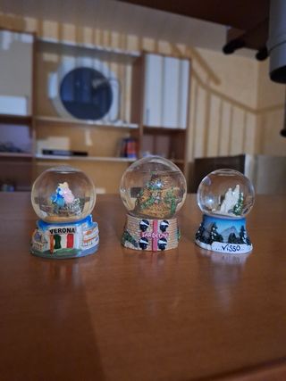 19 palline con neve città italiane piccole