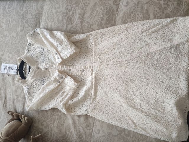 Vestido beige Zara efecto encaje