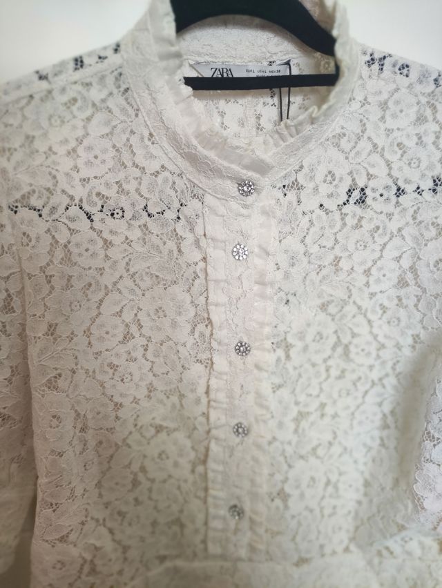 Vestido beige Zara efecto encaje