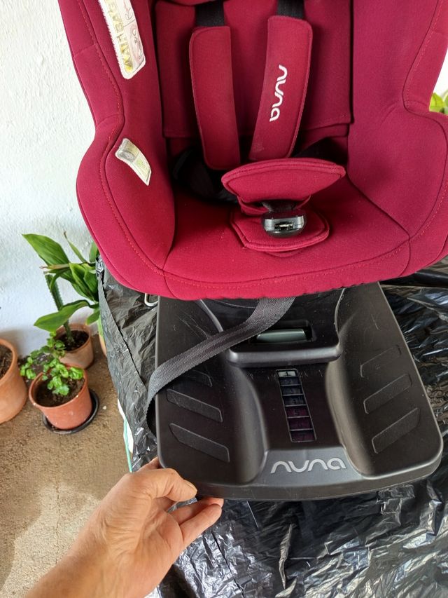 Sillita de bebés para coche.