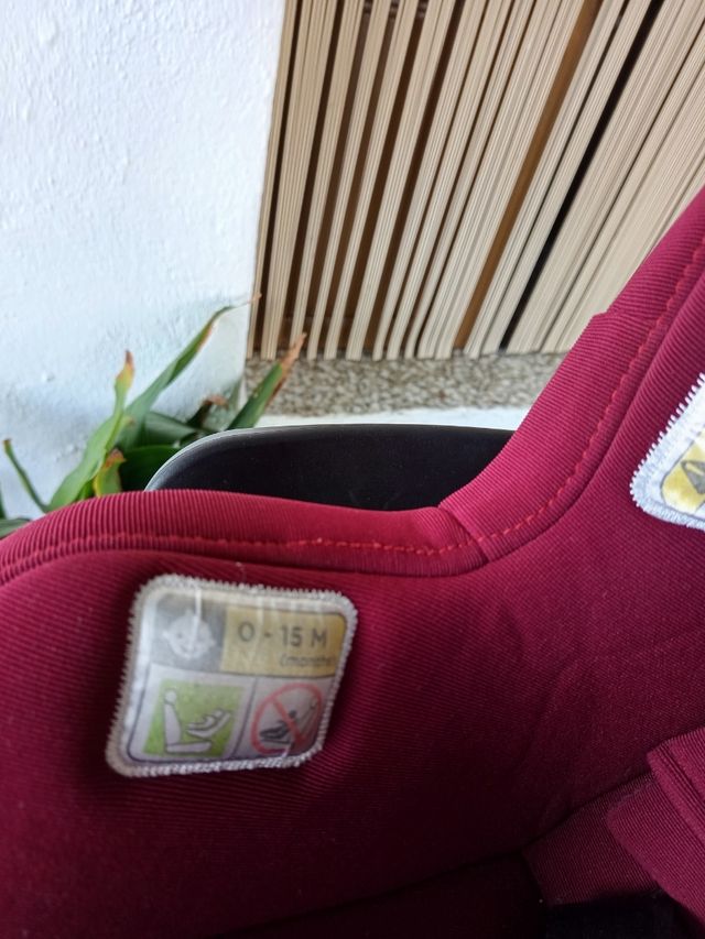 Sillita de bebés para coche.