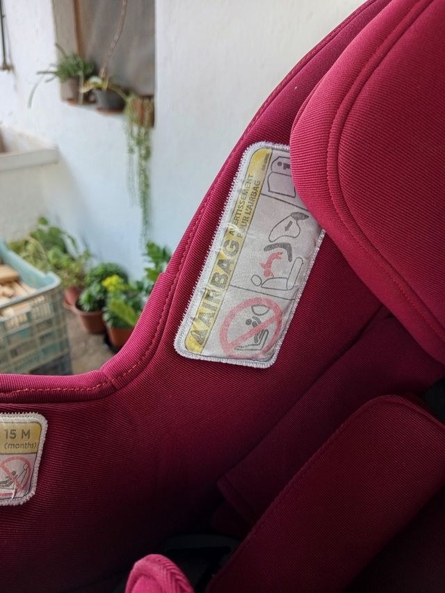 Sillita de bebés para coche.