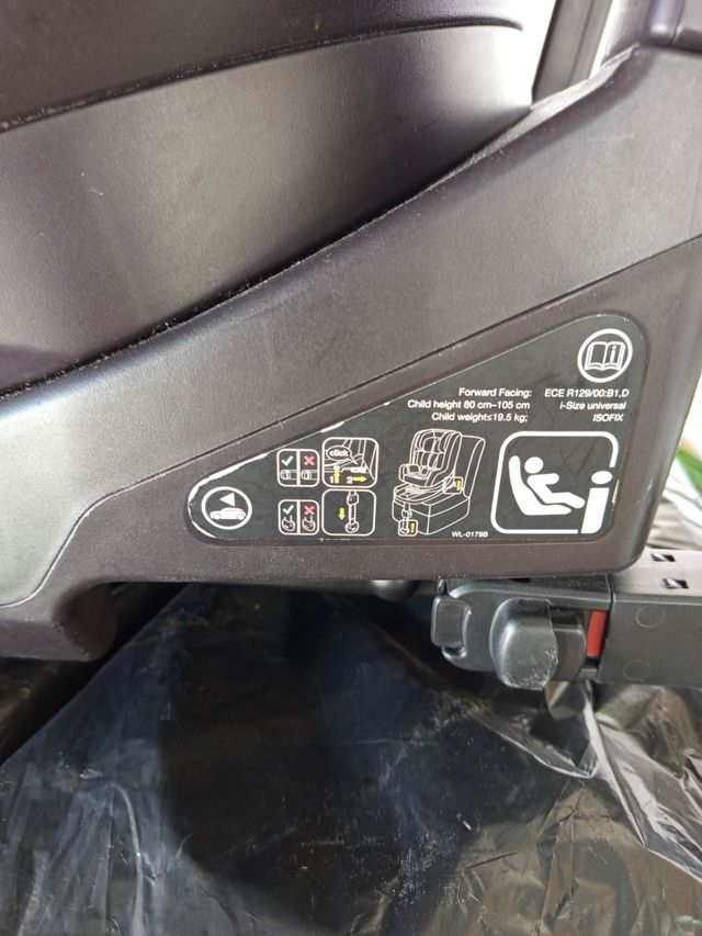 Sillita de bebés para coche.