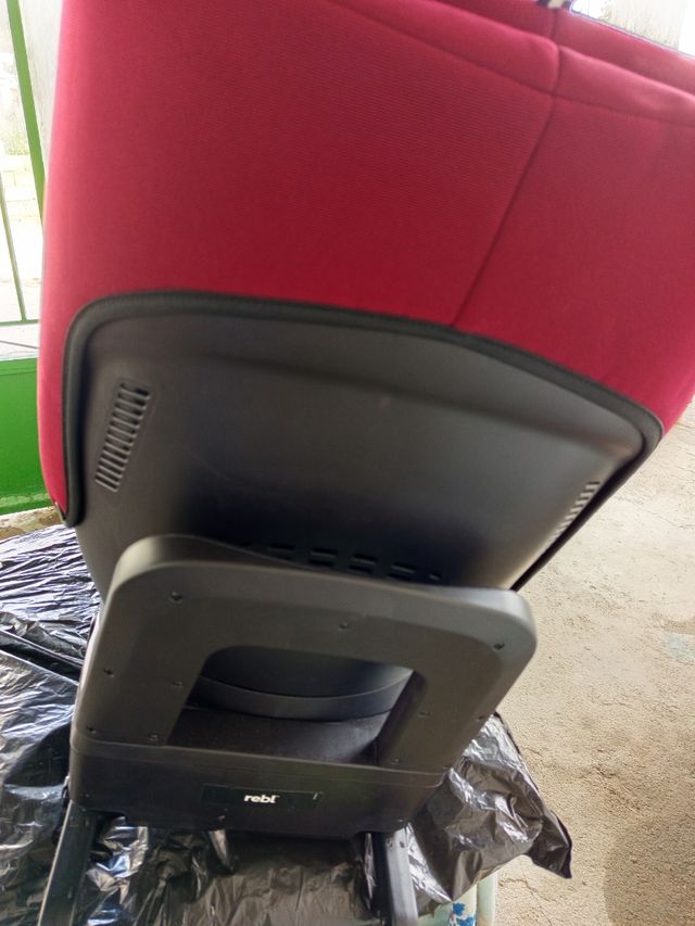 Sillita de bebés para coche.