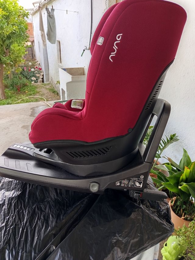 Sillita de bebés para coche.