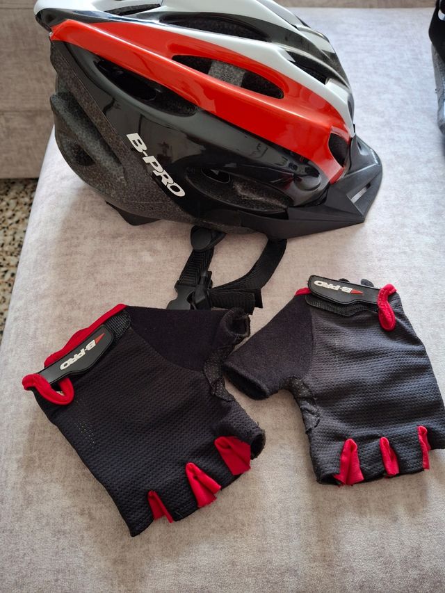 Casco de bicicleta B pro de segunda mano por 15 EUR en Albatera en