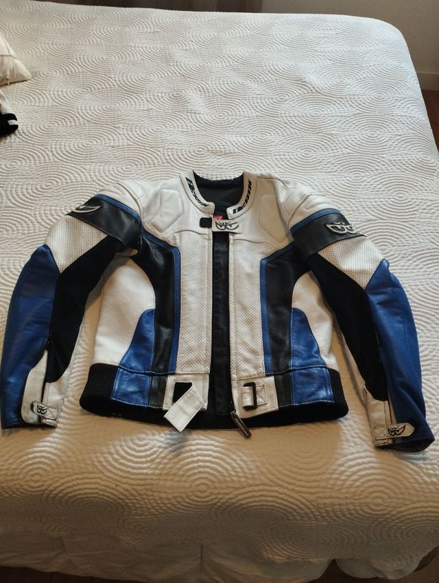 Mono dos piezas berik talla M