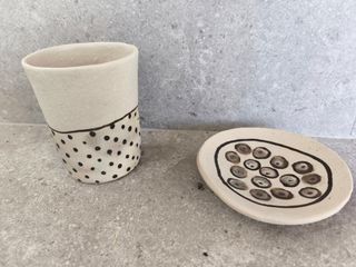 Set de baño de cerámica: jabonero y vaso, handmade