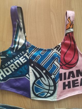 Conjunto top corto y shorts rotos