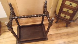 Mesa Toscana de madera rebajada .