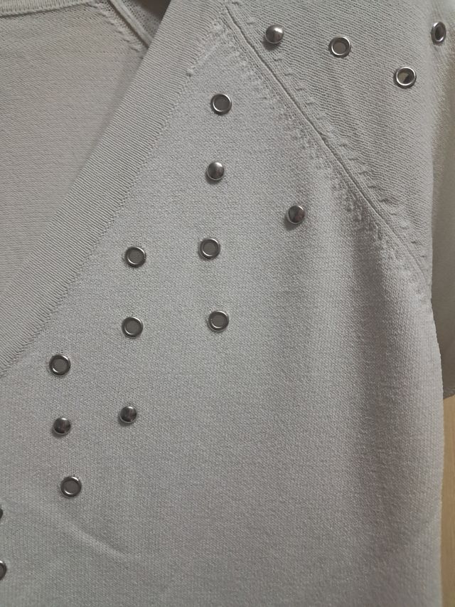 Maglietta mezza manica con borchie