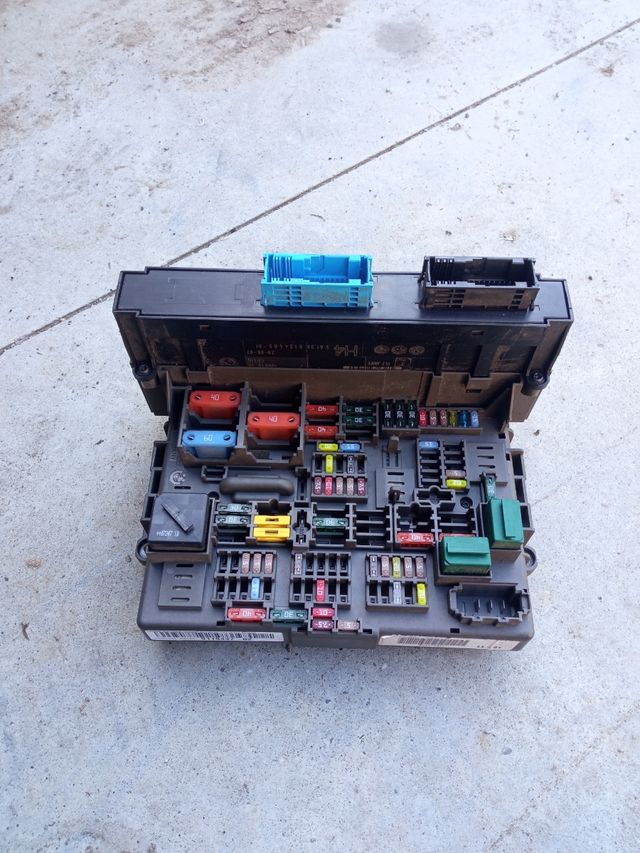 Caja fusibles 9119447 BMW e91 x3 x5 e90