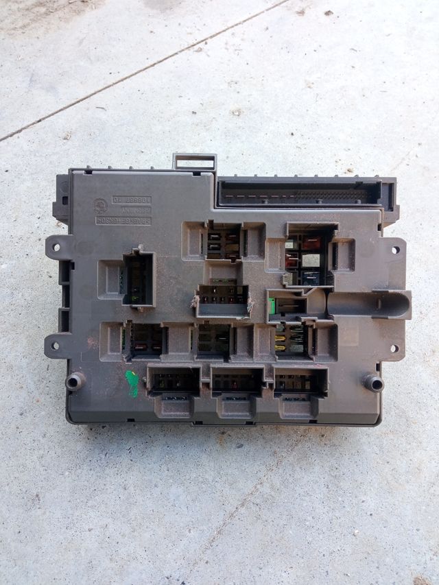 Caja fusibles 9119447 BMW e91 x3 x5 e90