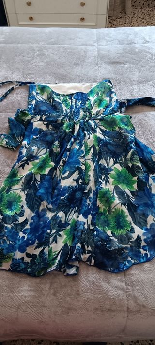 Vestido floral azul y verde