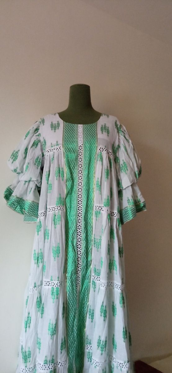 Abito donna tradizionale con stola