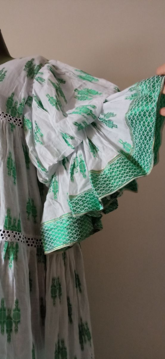 Abito donna tradizionale con stola