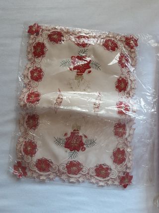 Set natalizio: 2 asciugamani e centrino