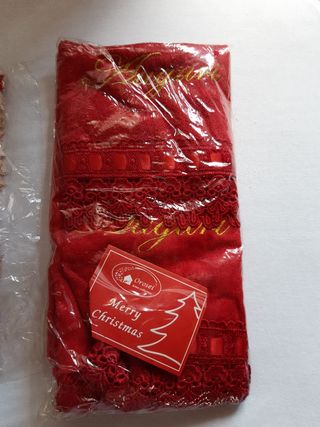 Set natalizio: 2 asciugamani e centrino