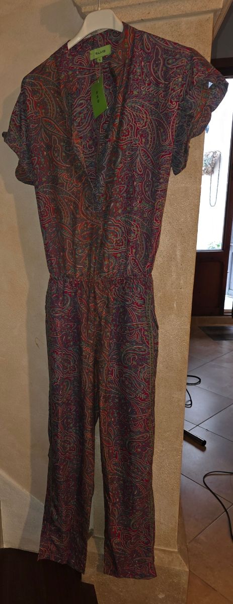 Mono manga corta con bolsillos