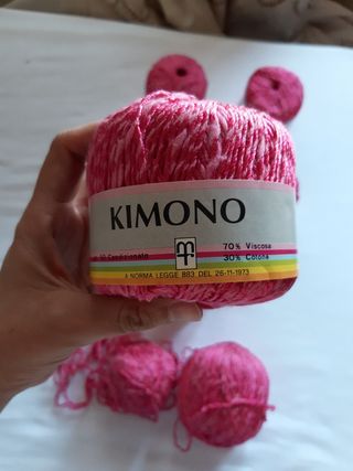 Set fili da ricamo lane pettinate rosa