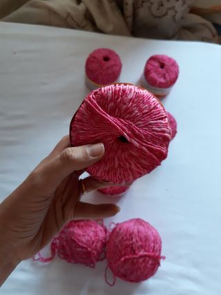 Set fili da ricamo lane pettinate rosa