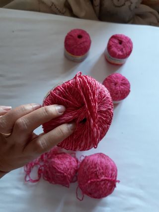 Set fili da ricamo lane pettinate rosa