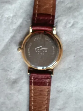Reloj Lotus pequeño vintage.