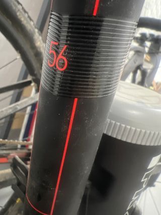 Bici de carretera fibra de carbon Cube talla 56