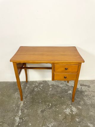 Escritorio infantil antiguo