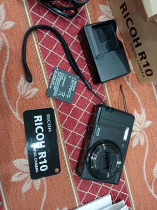 Ricoh R10 - Macchina Fotografica Digitale