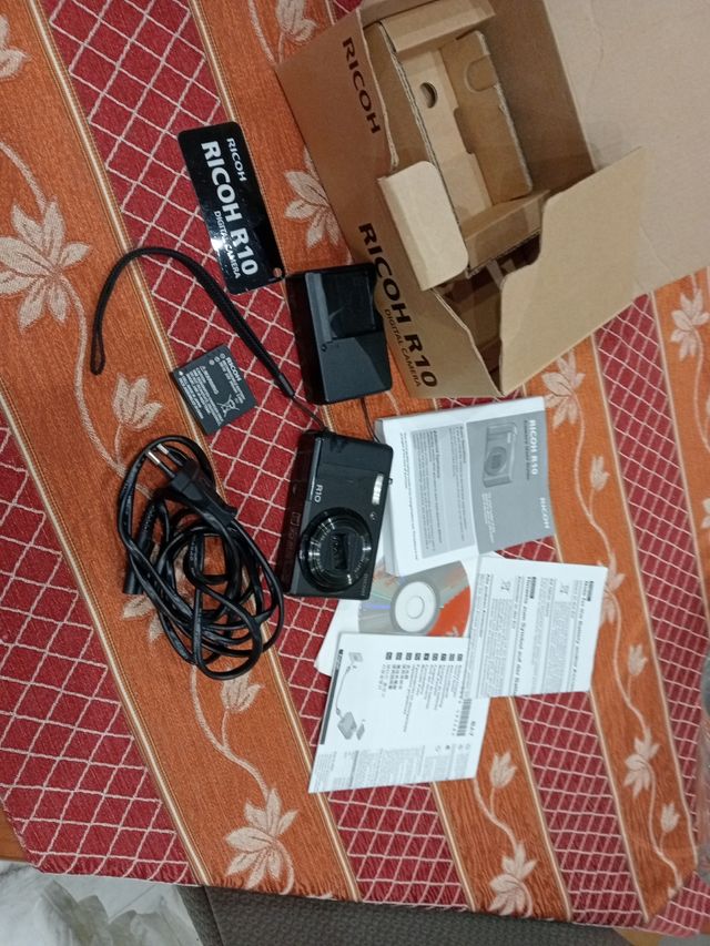Ricoh R10 - Macchina Fotografica Digitale