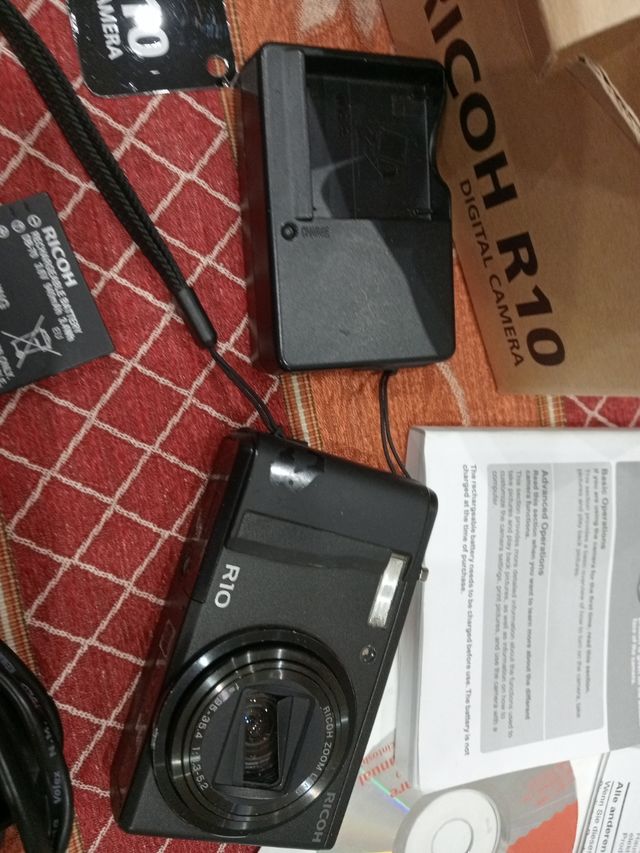 Ricoh R10 - Macchina Fotografica Digitale