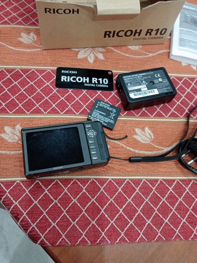 Ricoh R10 - Macchina Fotografica Digitale