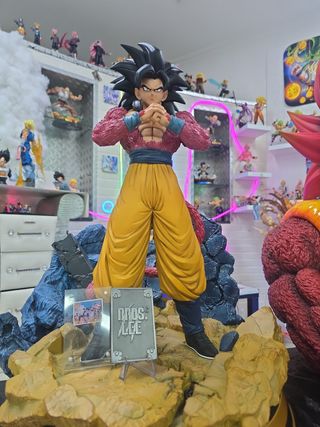 Action figure dragonball  resina