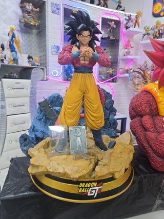 Action figure dragonball  resina